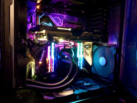 Play Nice PC in the dark with RGB